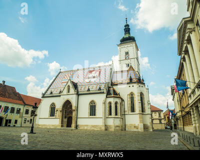 13. Jahrhundert St Marks Kirche mit ihrem Ziegeldach, Zagreb, Kroatien. Stockfoto