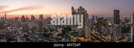 Skyline, Ansicht von Zoom Bar, Anantara Sathorn, Bangkok, Thailand, Stockfoto