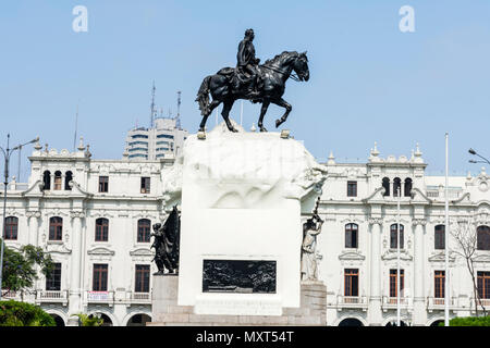 Plaza de San Martín und Denkmal für José de San Martín. Lima, Peru. Stockfoto