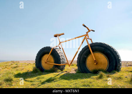 Big Bike bei ColdStone Cut Steinbruch Greenhow Hill wurde von Hanson Quarry Arbeitnehmer, die 2014 Tour de France in Yorkshire zu feiern. Stockfoto