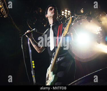 ATLANTA, GA - Mai 18: Billie Joe Armstrong von Green Day führt bei Lakewood Amphitheatre in Atlanta, Georgia am 18. Mai 2002. Quelle: Chris McKay/MediaPunch Stockfoto