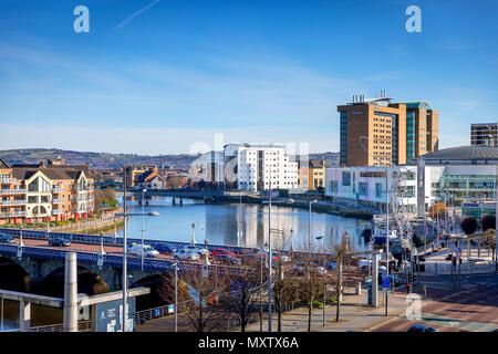 Hohe Blick über Stadt Riverside Stockfoto