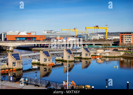 Hohe Blick über Stadt Riverside Stockfoto