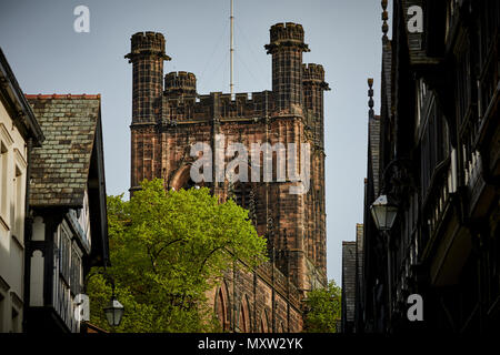 Sehenswürdigkeiten romanische gotische Fassade Kathedrale von Chester, Cheshire, England, Grad I touristische Attraktion in der Innenstadt aufgeführt Stockfoto