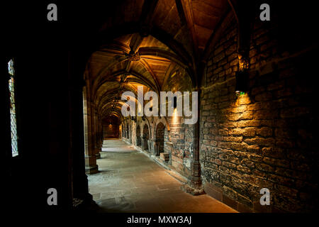 Sehenswürdigkeiten romanische gotische Interieur Kathedrale von Chester, Cheshire, England, Grad I touristische Attraktion in der Innenstadt aufgeführt, Gänge Stockfoto