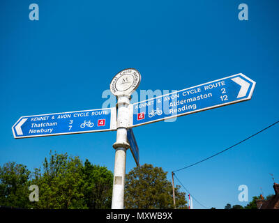 Radweg unterzeichnen, Kennet und Avon, nr Colthorp Lane, Colthorp, Thatcham, Berkshire, England, UK, GB. Stockfoto