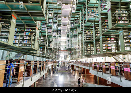 Mexiko-Stadt,Hispanic,Mexican,Buenavista,Biblioteca Vasconcelos Öffentliche Bibliothek,Zeitgenössische Architektur,Alberto Kalach,Interieur i Stockfoto