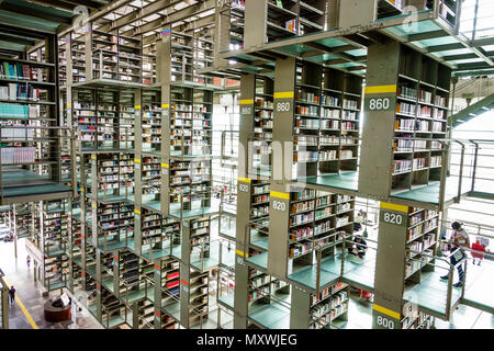 Mexiko-Stadt,Hispanic,Mexican,Buenavista,Biblioteca Vasconcelos Öffentliche Bibliothek,Zeitgenössische Architektur,Alberto Kalach,Interieur i Stockfoto