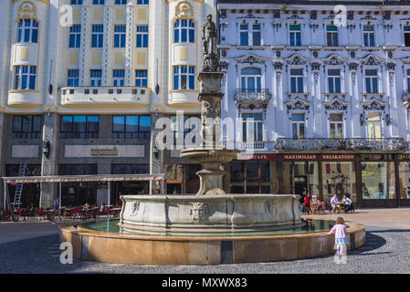 Roland Brunnen am Hauptplatz der Altstadt in Bratislava, Slowakei Stockfoto