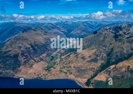 Nahm gerade weg vom Flughafen Queenstown in Richtung Auckland über den Lake Wakatipu, einfach nur vorbei, Cecil Peak Stockfoto