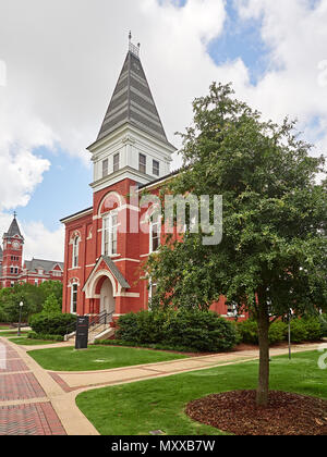 Historische Hargis Hall, 1887 an der Auburn University College Campus in Auburn, Alabama, USA gebaut. Stockfoto