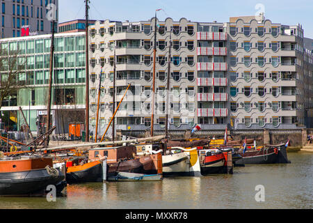 Die Innenstadt von Rotterdam, Oude Haven, historischen Hafen, historische Schiffe, Witte Huis, modernen Bürogebäuden, Wolkenkratzer, Niederlande, Stockfoto