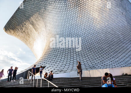 Mexiko-Stadt, Hispanic Ethnic Colonia Granada, Plaza Carso, Museo Soumaya Museum Carlos Slim private Kunstsammlung, Außenansicht, zeitgenössische Architektur Stockfoto