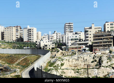 Die israelische Mauer oder Barriere des Westjordanlandes ist eine Trennbarriere im Westjordanland oder entlang der Grünen Linie. Stockfoto