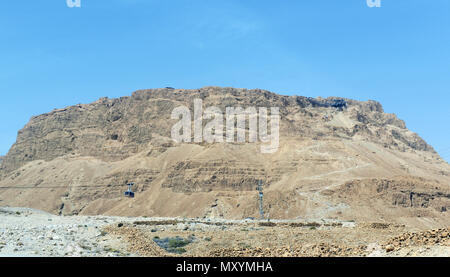 Blick auf Masada mit der Seilbahn nach oben. Stockfoto