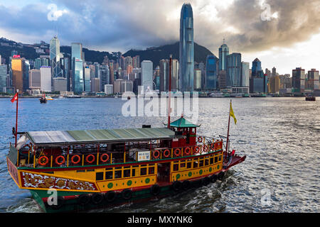 Watertours touristische Kreuzfahrt in Victoria Harbour und Hong Kong, SAR, China Stockfoto