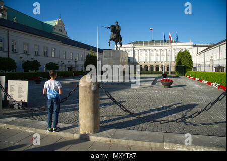 Bertel Thorvaldsen der Statue von Fürst Józef Poniatowski vor dem Präsidentenpalast in Warschau, Polen. 12.Mai 2018 © wojciech Strozyk/Alam Stockfoto