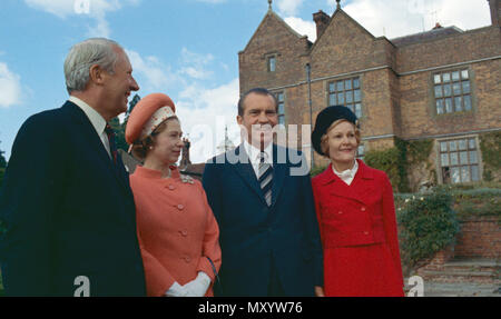 Premierminister Edward Heath, Queen Elizabeth II, Präsident Richard Nixon, und Pat Nixon 1958 Stockfoto