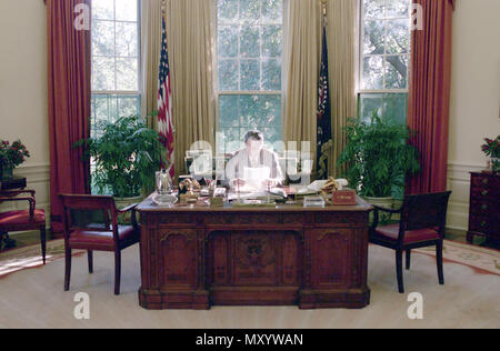 10/26/1988 Präsident Reagan im Oval Office Stockfoto