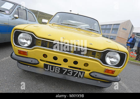 Ein paar der Ford Escort RS2000 MK1 aus den 70er Jahren an der Shetland Classic Car Show 2018 Stockfoto