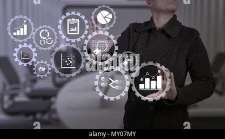 Das Geschäft mit virtuellen Diagramm und IOT Stockfoto