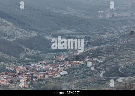 Das Tal von Jerte Jerte Aussichtspunkt. Cherry Blossom. Ländliche Spanien. Horizontale Stockfoto