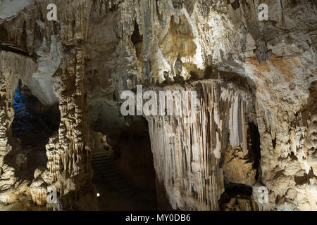 Innenansicht der Grotte des Demoiselles, große Höhle in Herault Tal im Süden Frankreichs Stockfoto