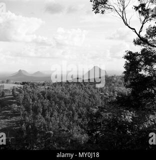 Glass House Mountains, Dezember 1970. Stockfoto