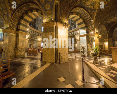 AACHEN, 31. MAI 2018: Karolingische Octagon (pfalzkapelle) im Dom zu Aachen, Deutschland. Stockfoto