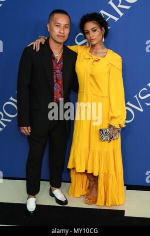 Brooklyn, NY, USA. 4. Juni 2018. Kehlani in der Ankunftshalle für cfda Fashion Awards 2018, Brooklyn Museum, Brooklyn, NY, 4. Juni 2018. Credit: Jason Mendez/Everett Collection/Alamy leben Nachrichten Stockfoto