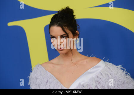 New York, USA. 4. Juni 2018. Kendall Jenner besucht die 2018 CFDA Fashion Awards am Brooklyn Museum am 4. Juni 2018 in New York City. Credit: Erik Pendzich/Alamy leben Nachrichten Stockfoto