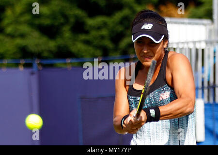 Surbiton, Surrey, Großbritannien. 5 Jun, 2018. Heather Watson von Großbritannien in Aktion während ihres Gleichen gegen Gabriella Taylor von Großbritannien. Fuzion anzeigen 100 Surbiton Trophy 2018 Tennis Event, Tag 4 Am Surbiton Racket- und Fitness Club in Surbiton, Surrey am Dienstag, den 5. Juni 2018. Dieses Bild dürfen nur für redaktionelle Zwecke verwendet werden. Redaktionelle Verwendung nur, pic von Steffan Bowen/Andrew Orchard sport Fotografie/Alamy leben Nachrichten Stockfoto