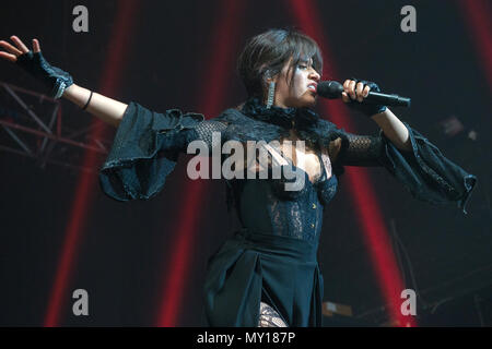 Glasgow, UK. 5 Jun, 2018. Kubanisch-amerikanischen Sänger und Songwriter Camila Cabello in Konzert in der O2 Academy Glasgow, Großbritannien 5th Juni 2018 Credit: Stuart Westwood/Alamy leben Nachrichten Stockfoto