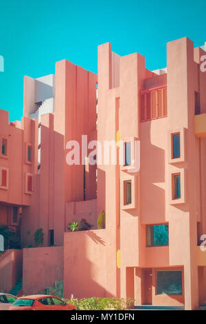 Wände von La Muralla Roja Gebäude in Calpe, Spanien Stockfoto