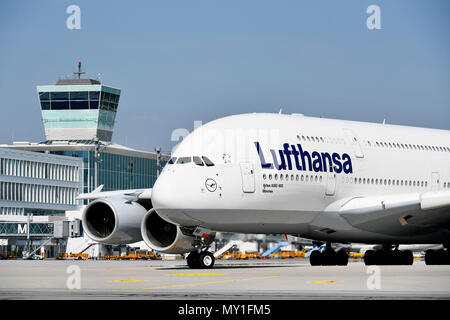 Lufthansa, Airbus A380-800, Flughafen München, Oberbayern, Bayern, Deutschland Stockfoto