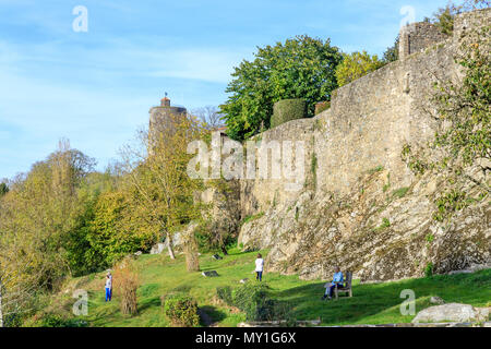 Frankreich, Vendee, Vouvant, beschriftet Les Plus beaux villages de France (Schönste Dörfer Frankreichs), Festungen, die westlich Stadtmauer / Fran Stockfoto