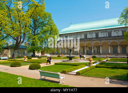 Kralovska zahrada, königliche Gärten, mit Belvedere summer palace, Hradschin, Prag, Tschechische Republik Stockfoto