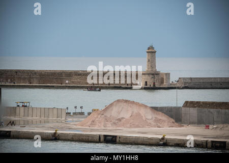 Piers in Livorno Hafen, Livorno, Toskana, Italien Stockfoto