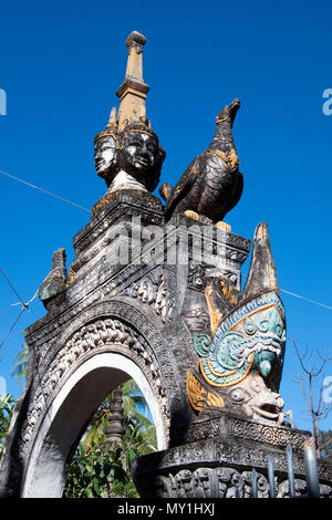 Siem Reap, Kambodscha, ornamentalen Arch im Wat Bo Stockfoto