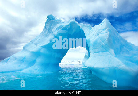 Treibender Eisberg, pleneau Insel, Antarktis | treibenden Eisbergs, pleneau Insel, Antarktis Stockfoto