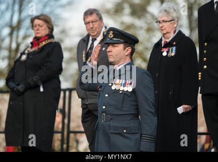 Royal Wootton Bassettt Feld der Erinnerung öffnet sich bei Lydiard Park Swindon 10/11/17. Stockfoto