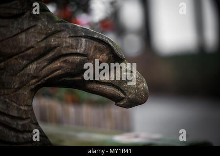 Vintage Adler Statue auf der Straße von Deutschland Stockfoto