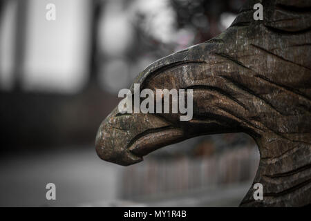 Vintage Adler Statue auf der Straße von Deutschland Stockfoto