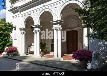 In Jalta auf der Krim - 30. Mai 2016: Architektur und Innenarchitektur der Liwadia-palast. Stockfoto