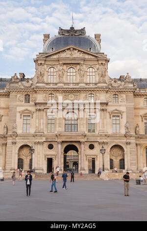 Museum Louvre, Musée du Louvre und der Glaspyramide, Paris, Frankreich, Europa. Stockfoto