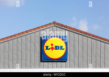 Belleville, Frankreich - 20. März 2018: Lidl ist ein deutscher globalen Rabatt Supermarktkette in Neckarsulm, Baden-Württemberg, Deutschland Stockfoto