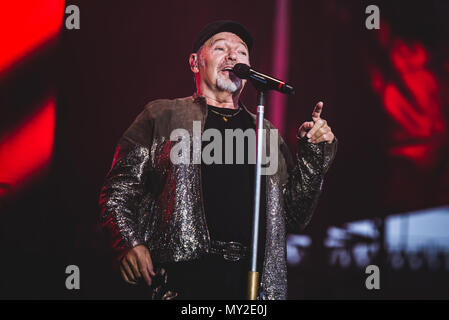 Italien, 2018, 6. Juni: Die Italienische rocker Vasco Rossi, besser bekannt als Vasco oder Il Blasco, live auf der Bühne für seine "Vasco Non Stop Live"-Tour Stockfoto