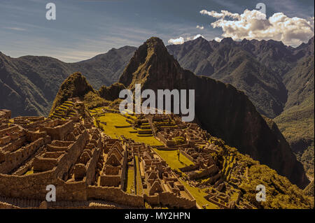 Jahrgang Foto: Die verlorene Stadt der Inkas, der Machu Picchu, im Heiligen Urubamba Tal in der Nähe von Cusco, Peru, Südamerika. Stockfoto
