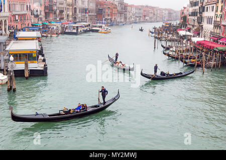 Venedig, Italien, 18. Oktober 2017 Schöne Aussicht, Architektur und Sehenswürdigkeiten von Venedig, Venedig ist ein beliebtes Reiseziel in Europa, berühmte Stadt auf Stockfoto