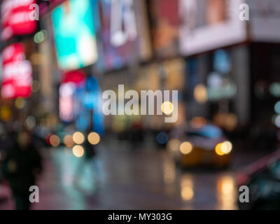 Absichtlich defokussierten Traum - wie Szene eines langen Nacht in Times Square, New York Stockfoto
